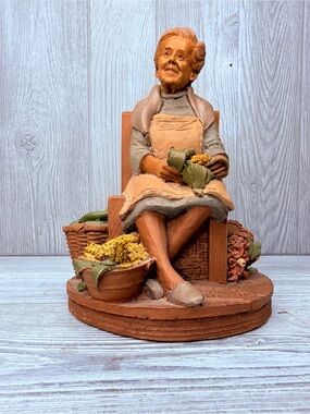 Vintage Thomas Clark 1986 Limited Edition "Leah" Sculpture figurine grandma